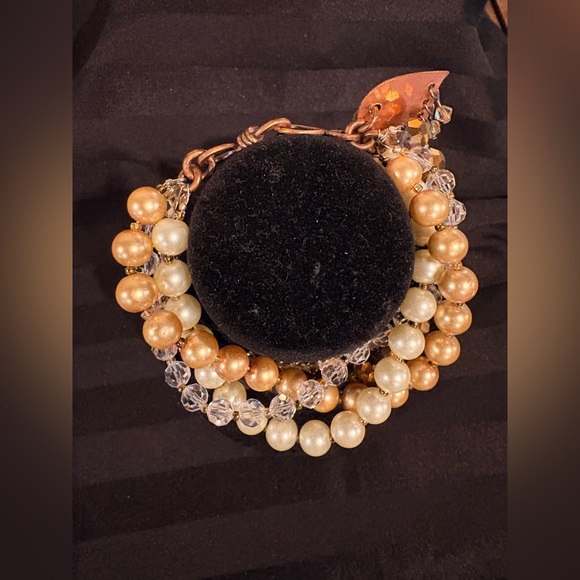 Gold and Pearl Multi-Strand Beaded Bracelet - Unbranded - Picture 4 of 4